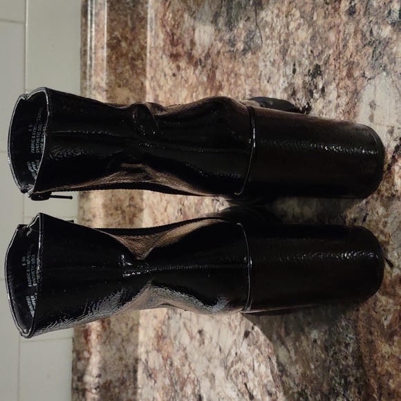 Steve Madden Vintage Patent Leather Ankle Boots - Picture 5 of 10